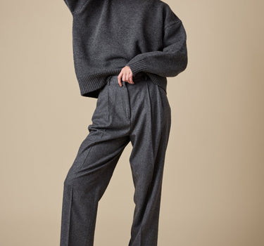 The Cashmere Signature Crew in Charcoal