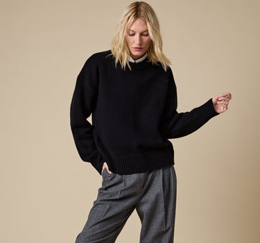 The Cashmere Signature Crew in Black