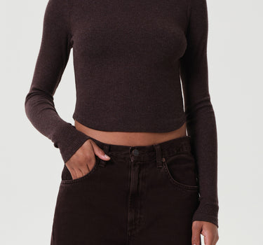 Neema Tee in Root