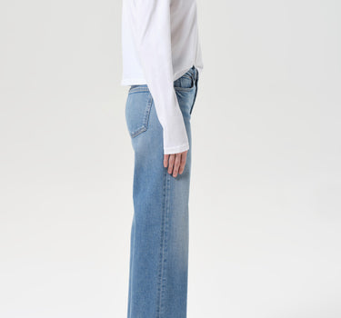 Harper Jean: Mid Rise Relaxed Straight in Forum