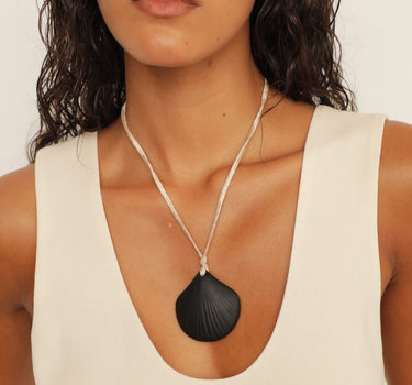 ASTER NECKLACE BLACK