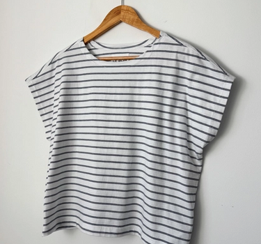 Chérie Tee- White/Navy
