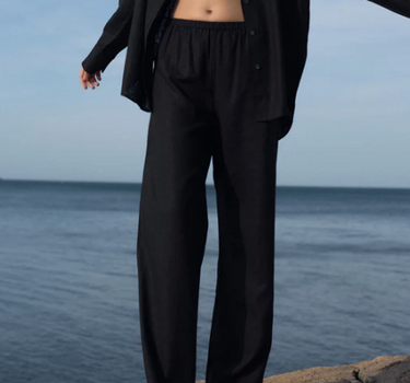 The Linen Everything Pant in Black